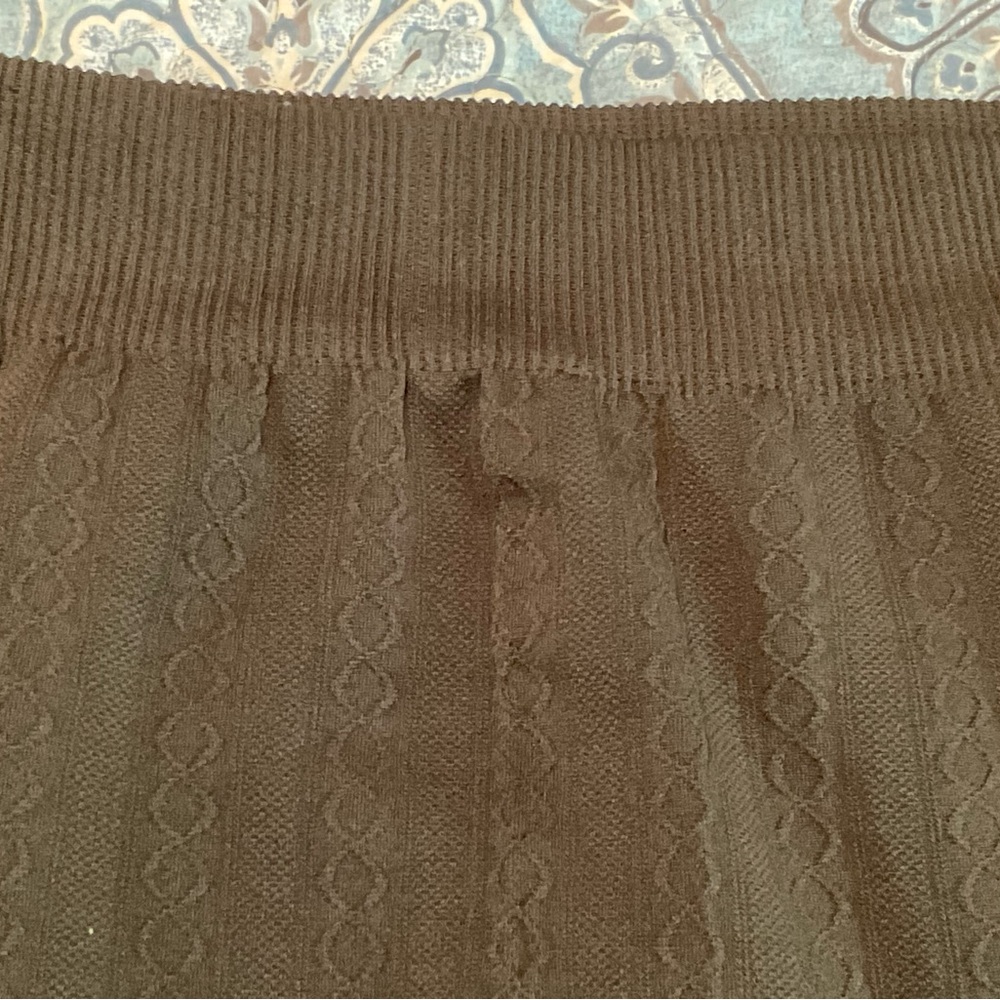 NWOT.. Olive Green Patterned Leggins